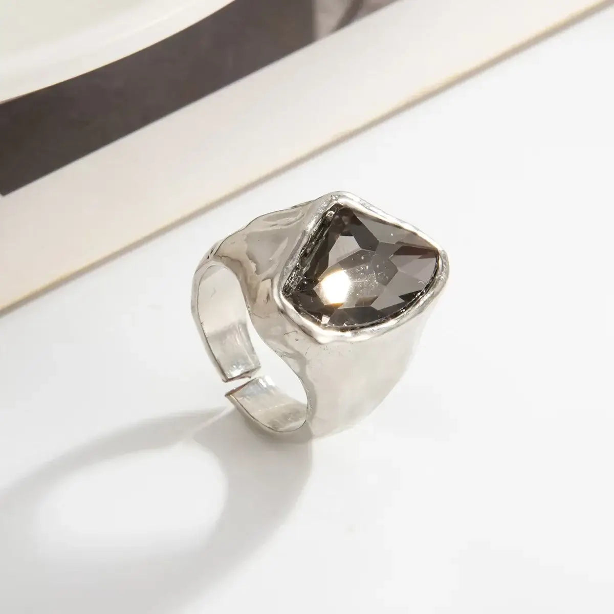 Minimalist Acrylic Rhinestone Open Ring